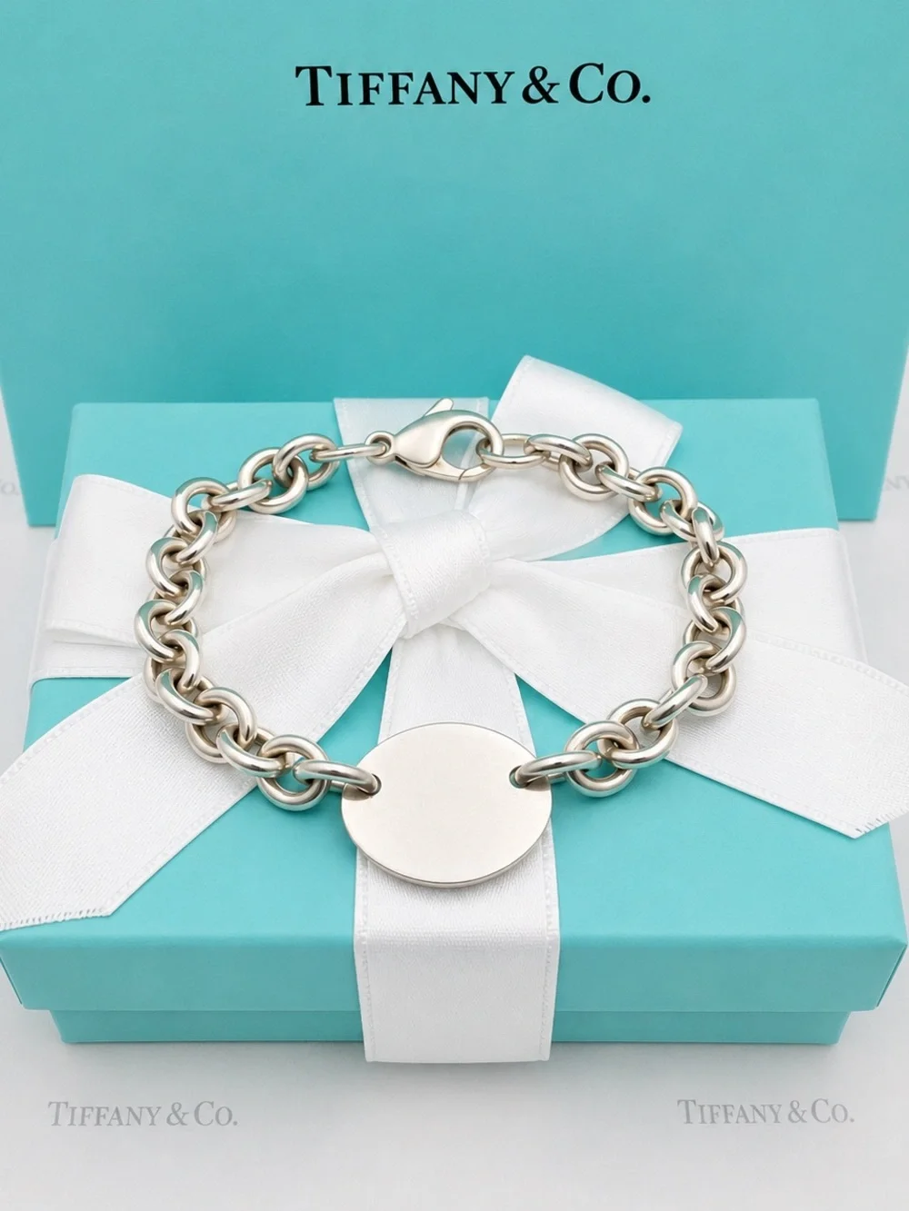 Tiffany & Co. Return to Tiffany Oval Tag Link Bracelet Sterling Silver Gift Box